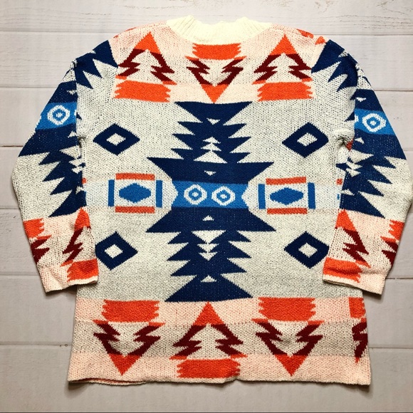 NWOT - Unbranded Women’s Aztec Design Cardigan - Picture 4 of 7
